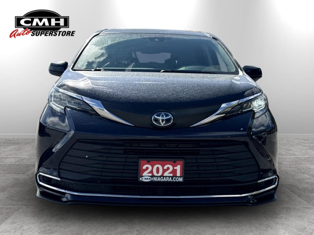 2021 Toyota Sienna XLE  **CLEAN CARFAX - HYBRID** Photo