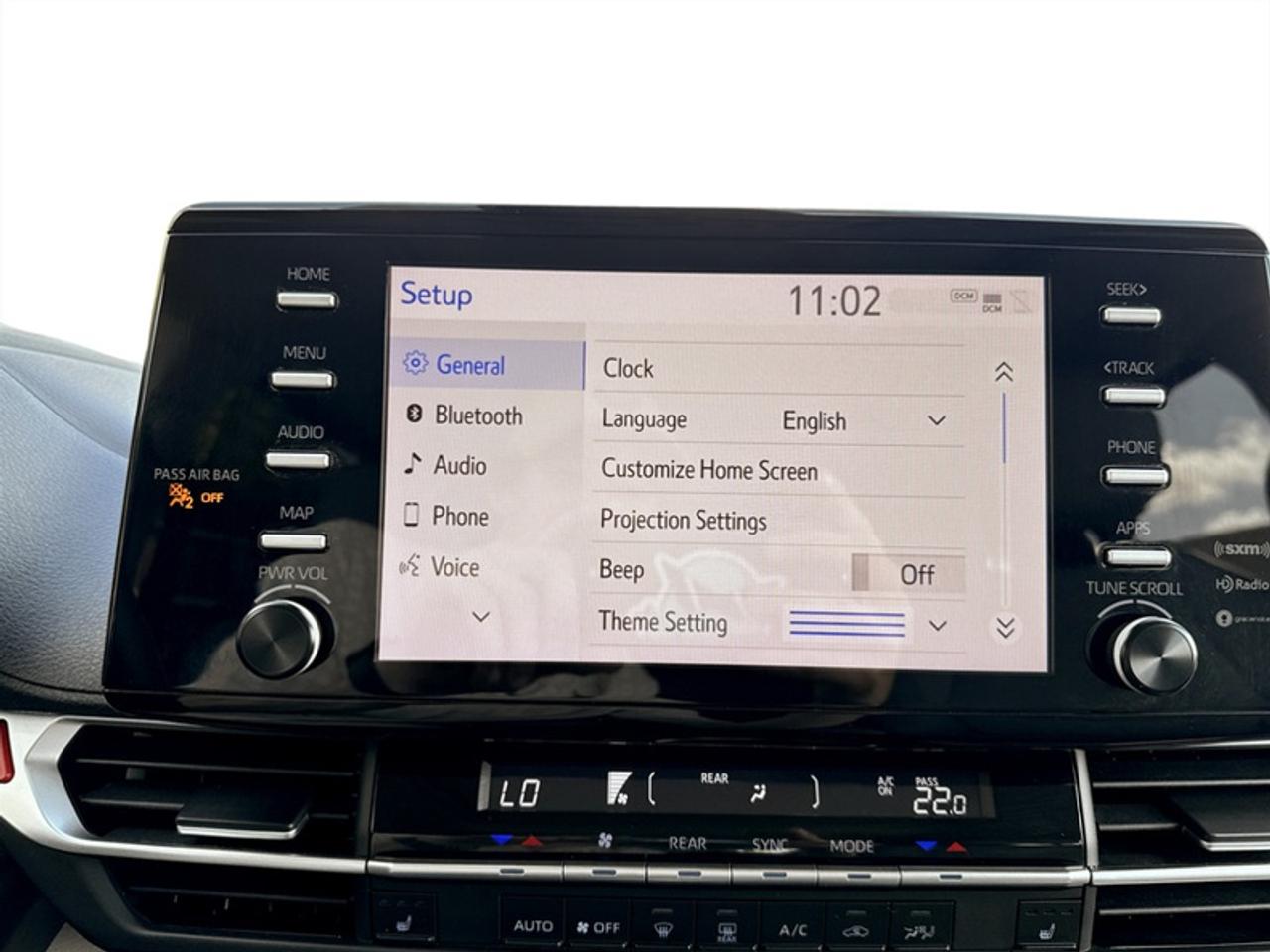 2021 Toyota Sienna XLE  **CLEAN CARFAX - HYBRID** Photo