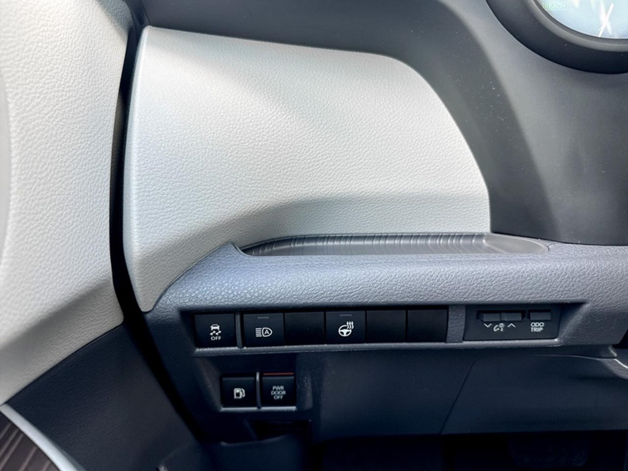 2021 Toyota Sienna XLE  **CLEAN CARFAX - HYBRID** Photo