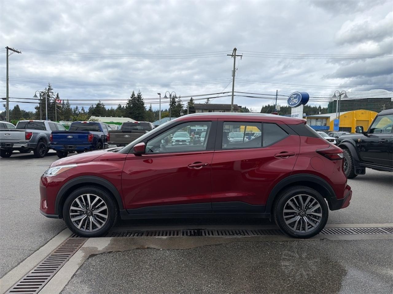 2025 Nissan Kicks Play SV  - Heated Seats -  Apple CarPlay Photo1