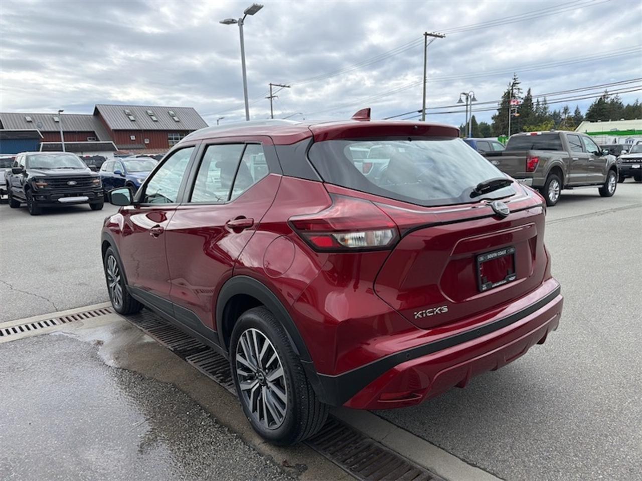 2025 Nissan Kicks Play SV  - Heated Seats -  Apple CarPlay Photo2