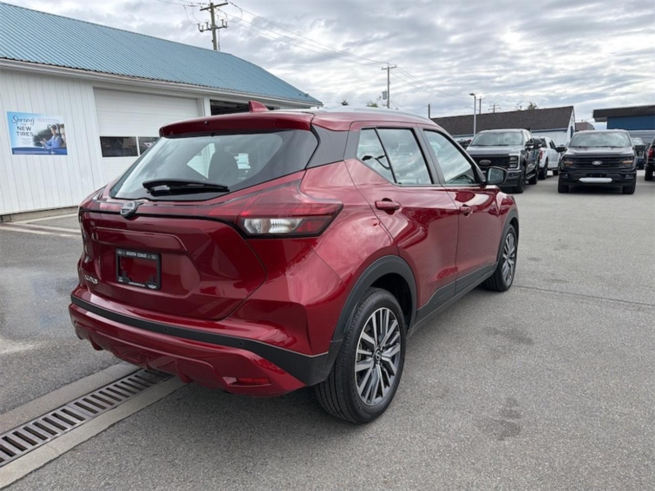 2025 Nissan Kicks Play SV  - Heated Seats -  Apple CarPlay Photo4