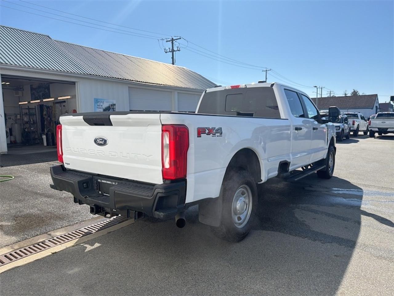 2023 Ford F-350 Super Duty XL  -  Tow Package Photo4