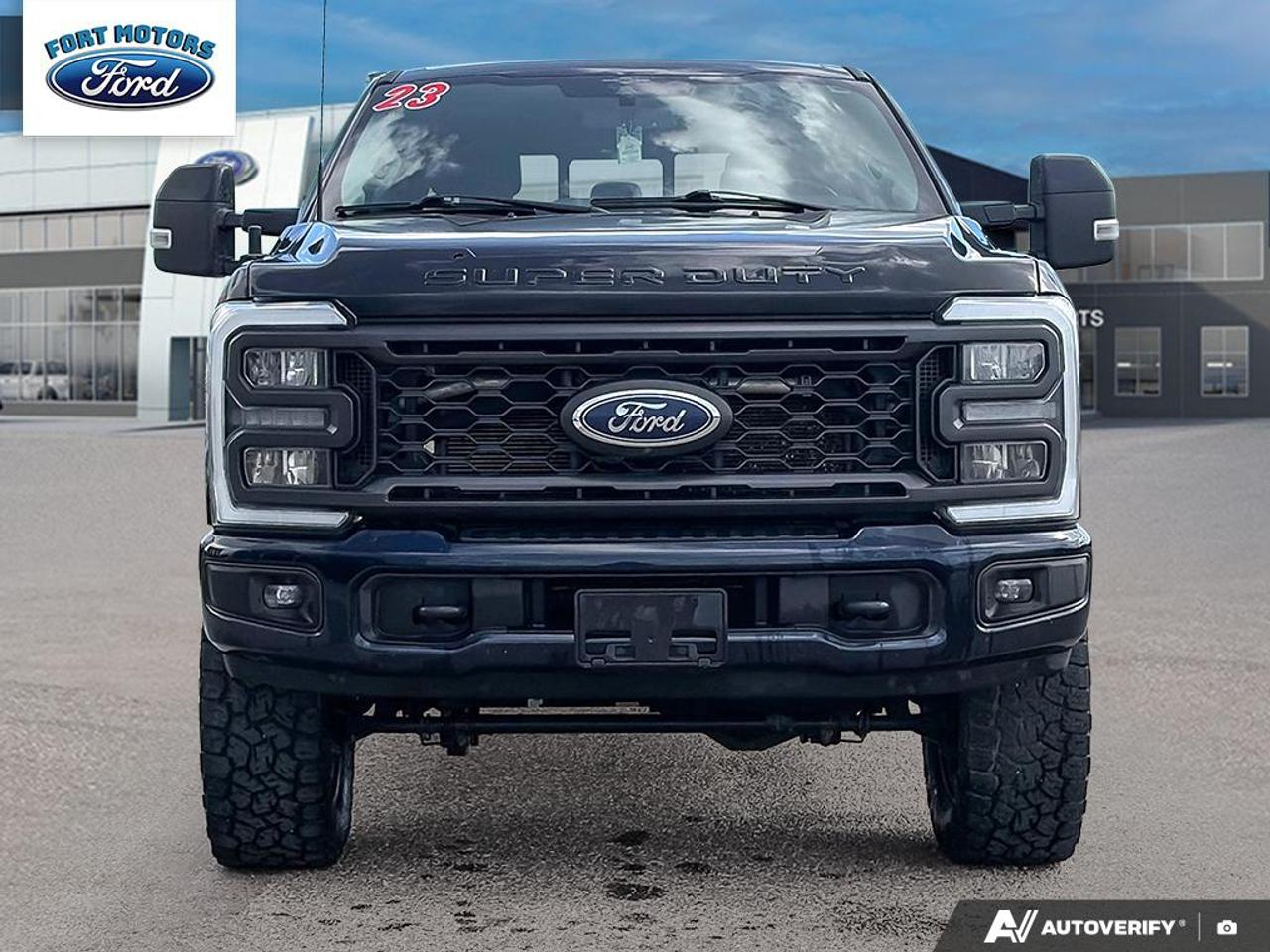2023 Ford SUPER DUTY F-350 SRW Lariat Photo1