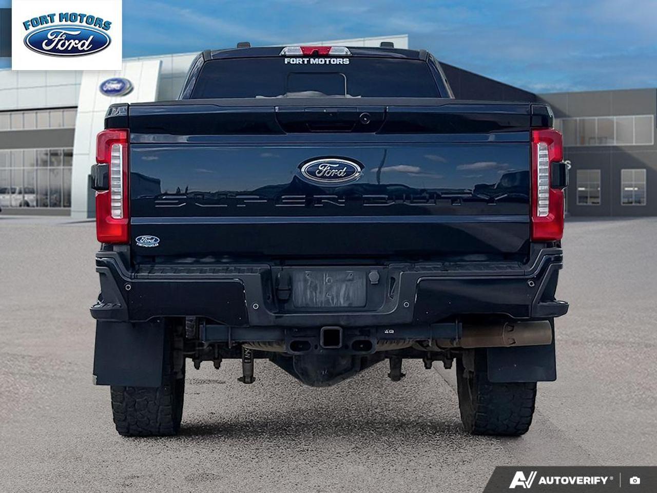 2023 Ford SUPER DUTY F-350 SRW Lariat Photo4