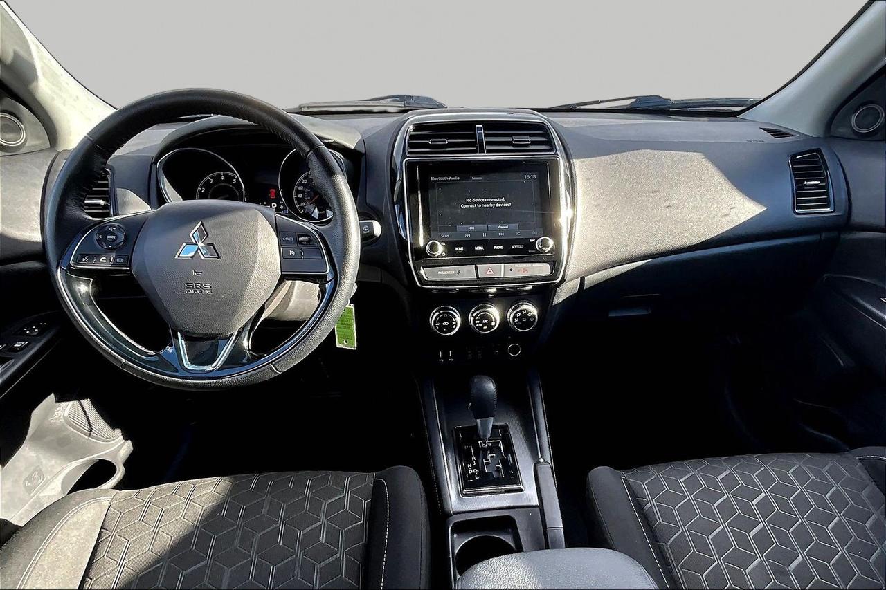 2024 Mitsubishi RVR SE | Backup Cam | Blind Spot | Keyless Start | AWD Photo