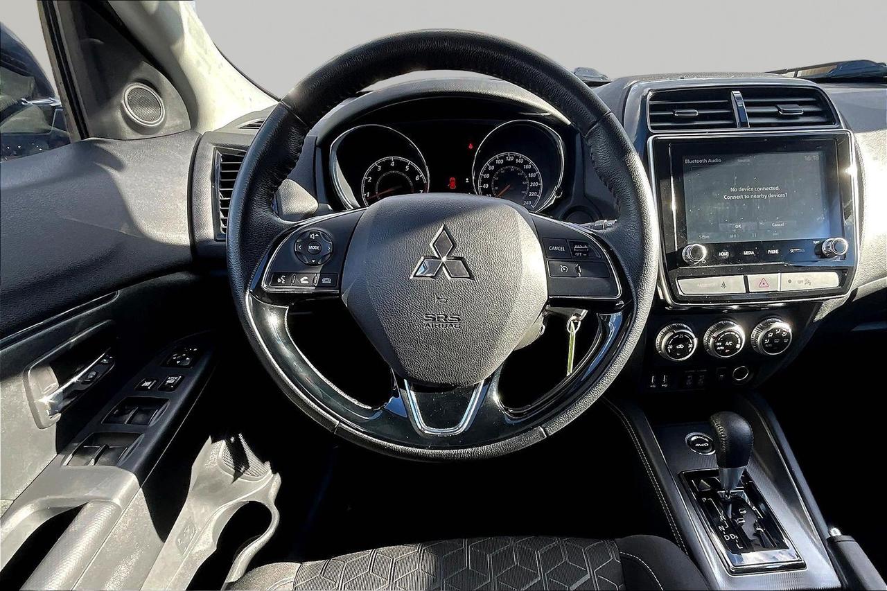 2024 Mitsubishi RVR SE | Backup Cam | Blind Spot | Keyless Start | AWD Photo