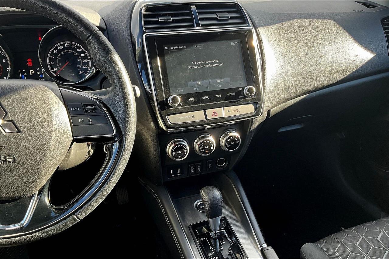 2024 Mitsubishi RVR SE | Backup Cam | Blind Spot | Keyless Start | AWD Photo