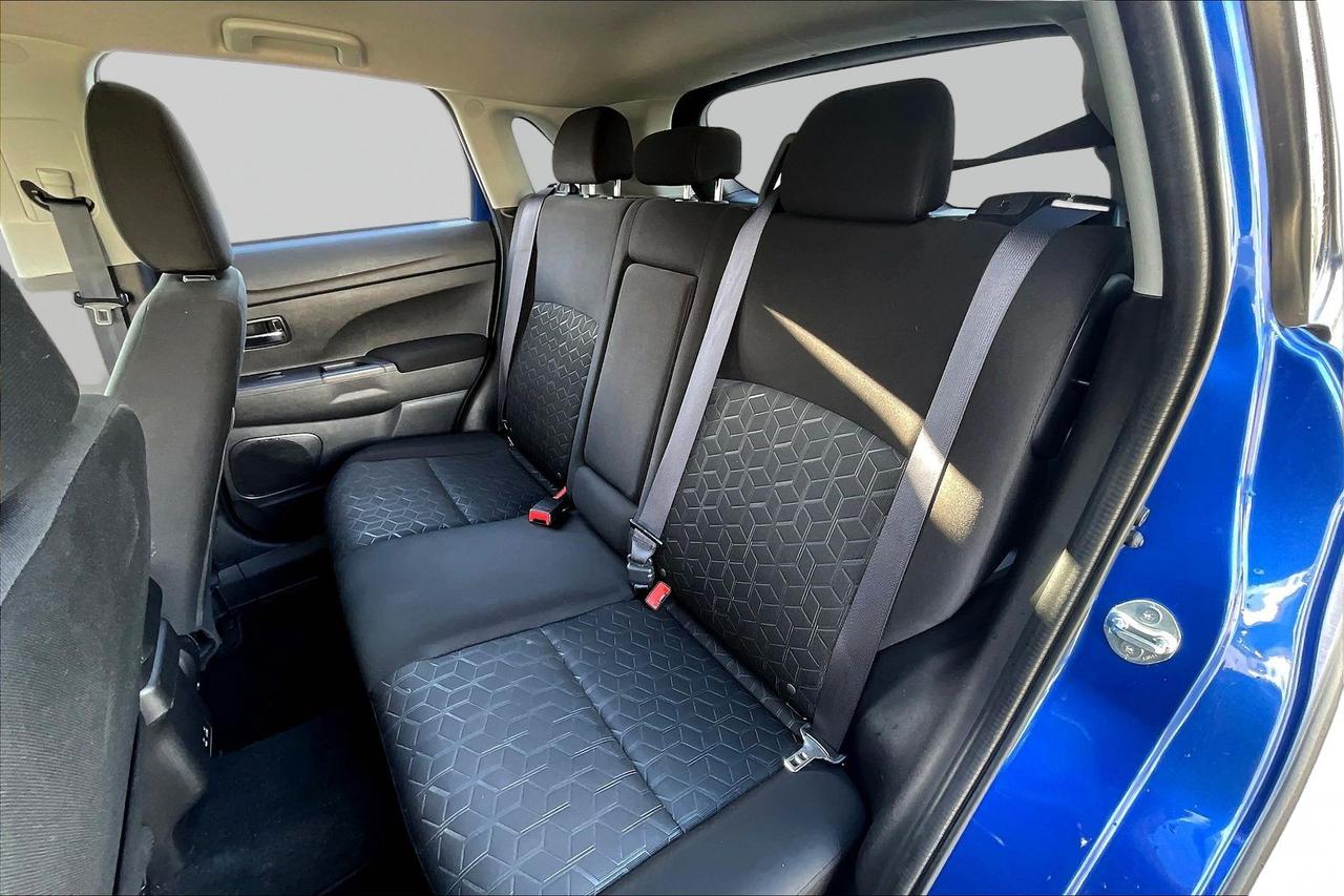 2024 Mitsubishi RVR SE | Backup Cam | Blind Spot | Keyless Start | AWD Photo