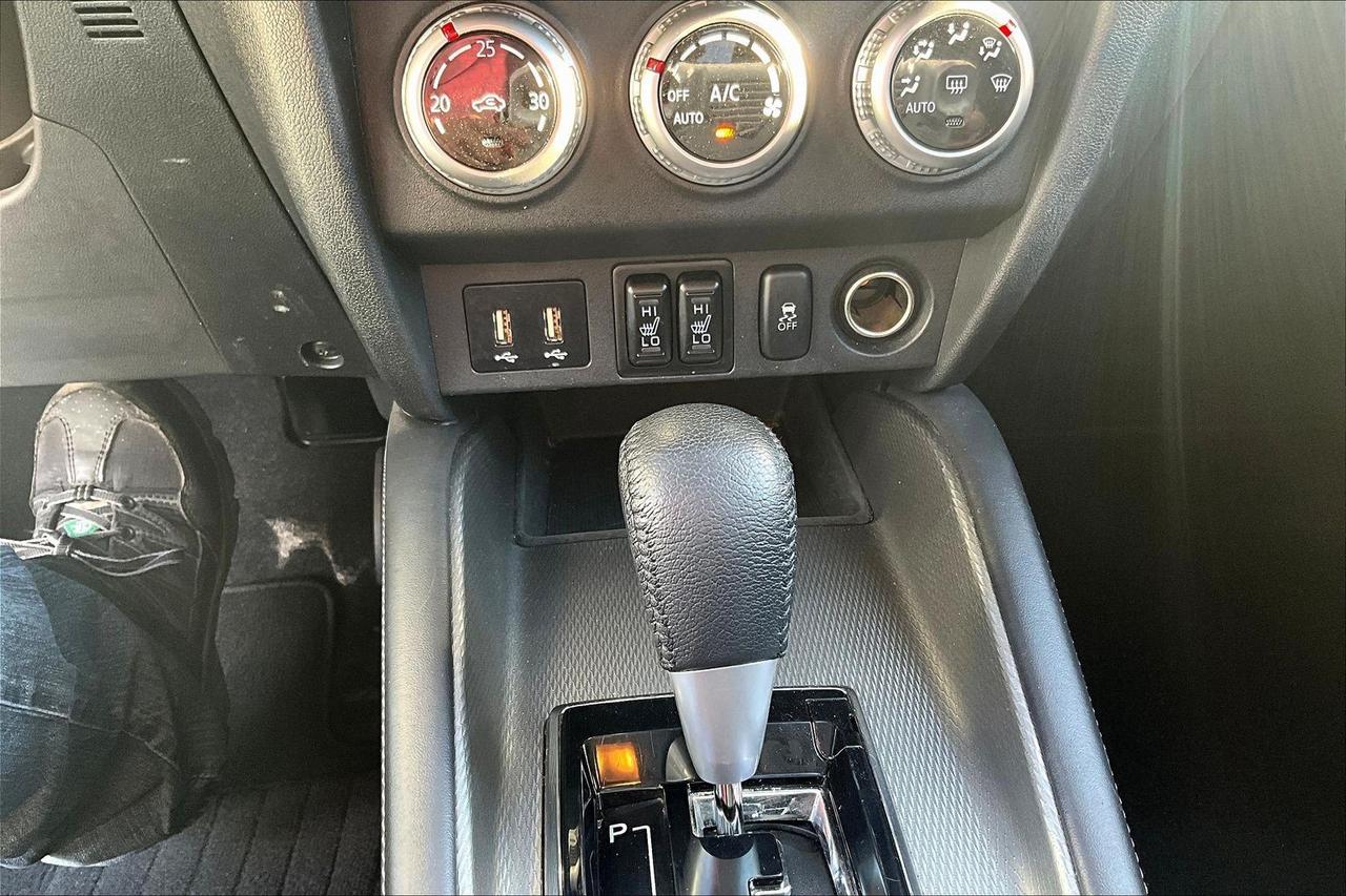 2024 Mitsubishi RVR SE | Backup Cam | Blind Spot | Keyless Start | AWD Photo