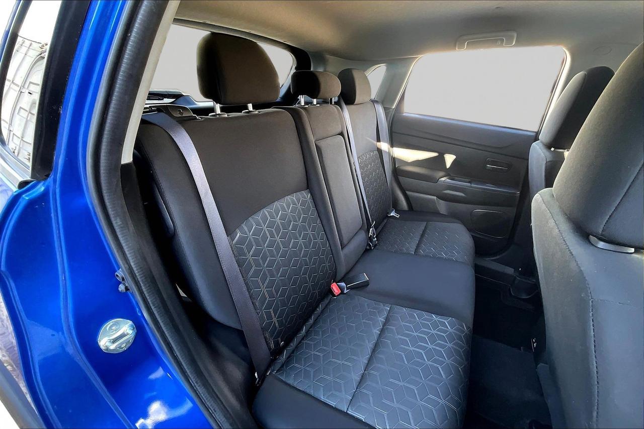 2024 Mitsubishi RVR SE | Backup Cam | Blind Spot | Keyless Start | AWD Photo