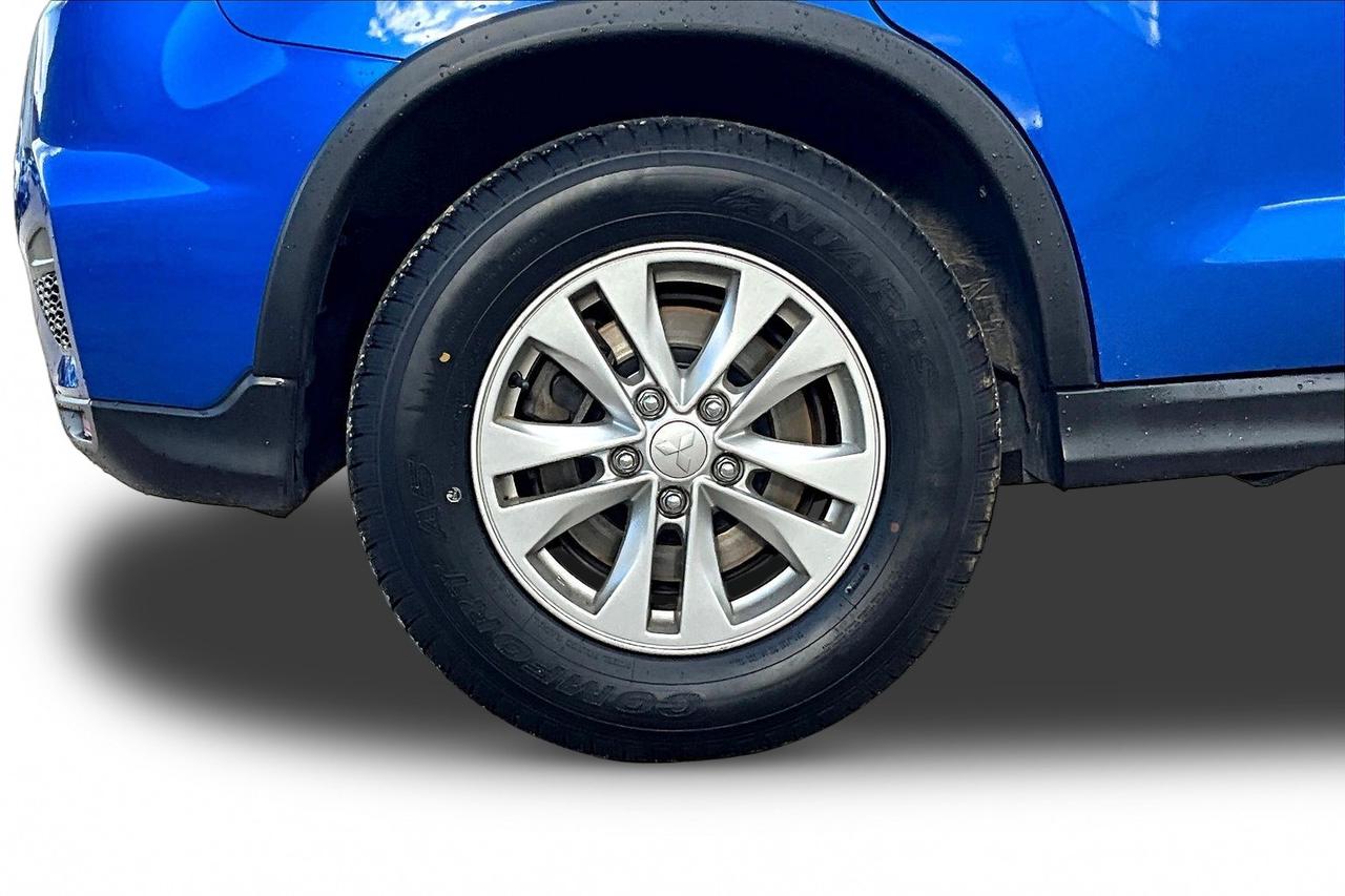 2024 Mitsubishi RVR SE | Backup Cam | Blind Spot | Keyless Start | AWD Photo