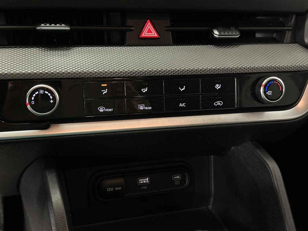 2023 Kia Sportage LX/32KM/OFF 1 OWNER LEASE! Photo