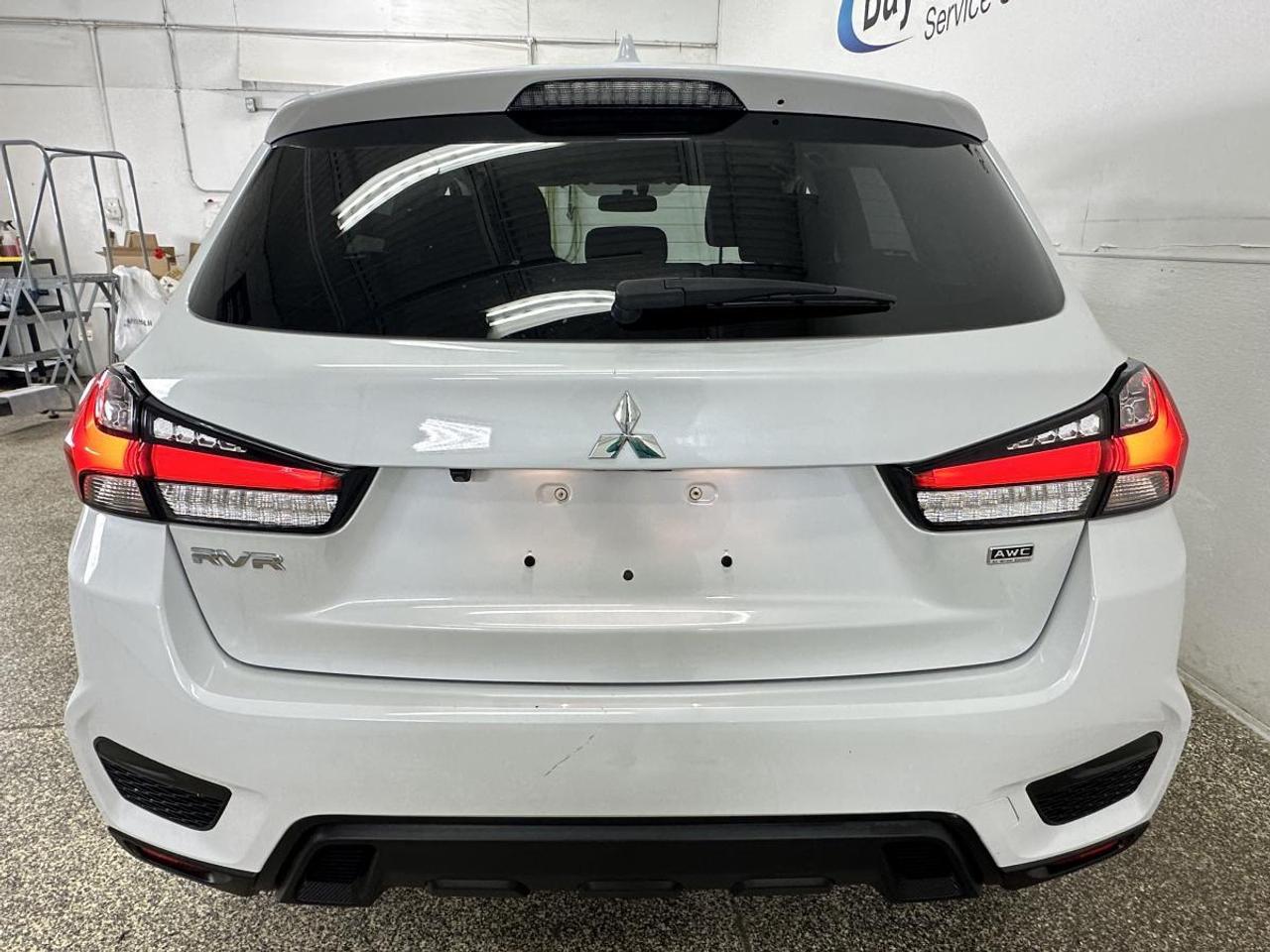 2023 Mitsubishi RVR SE/4WD/44KM/OFF 1 OWNER LEASE! Photo