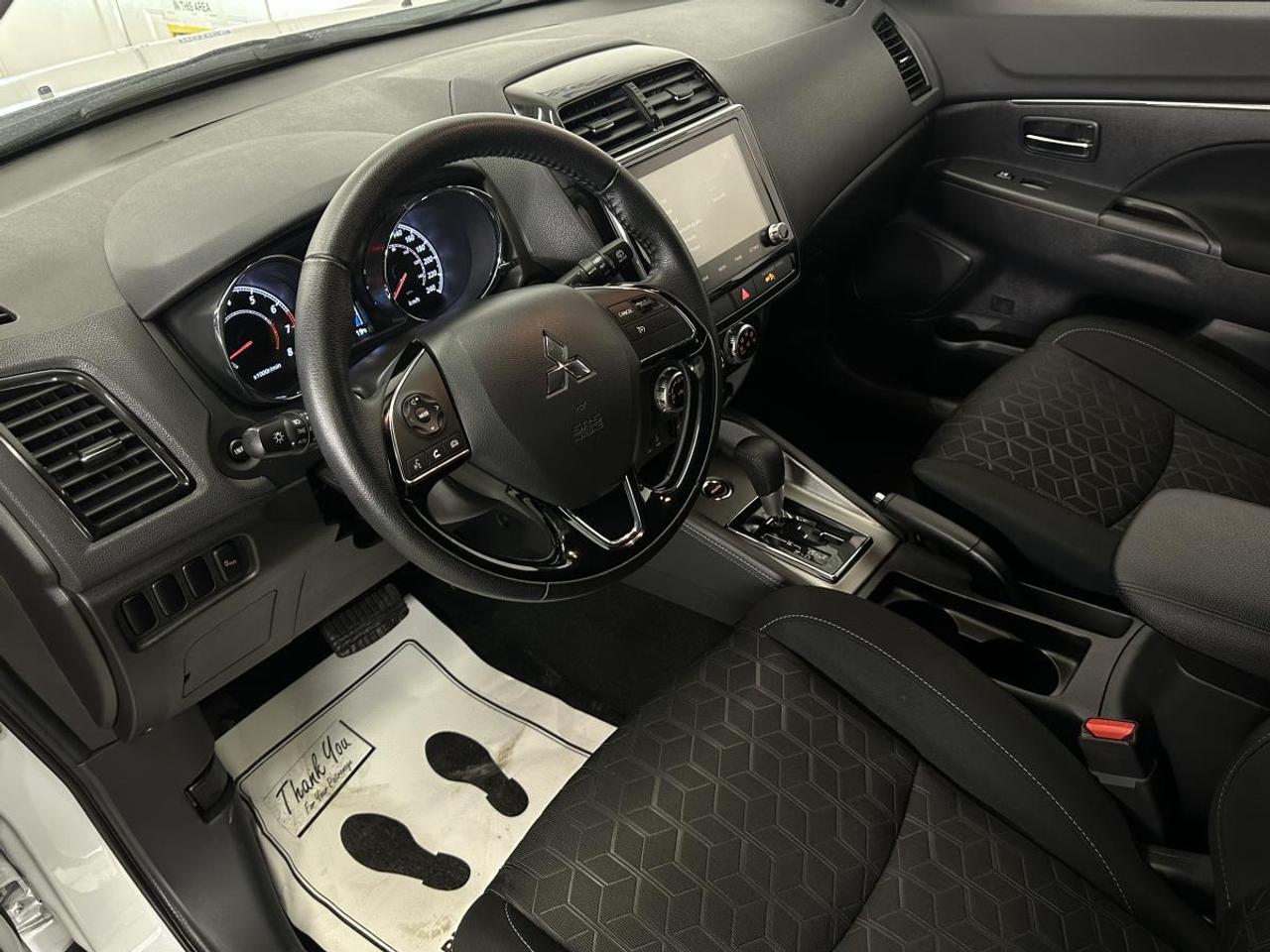 2023 Mitsubishi RVR SE/4WD/44KM/OFF 1 OWNER LEASE! Photo