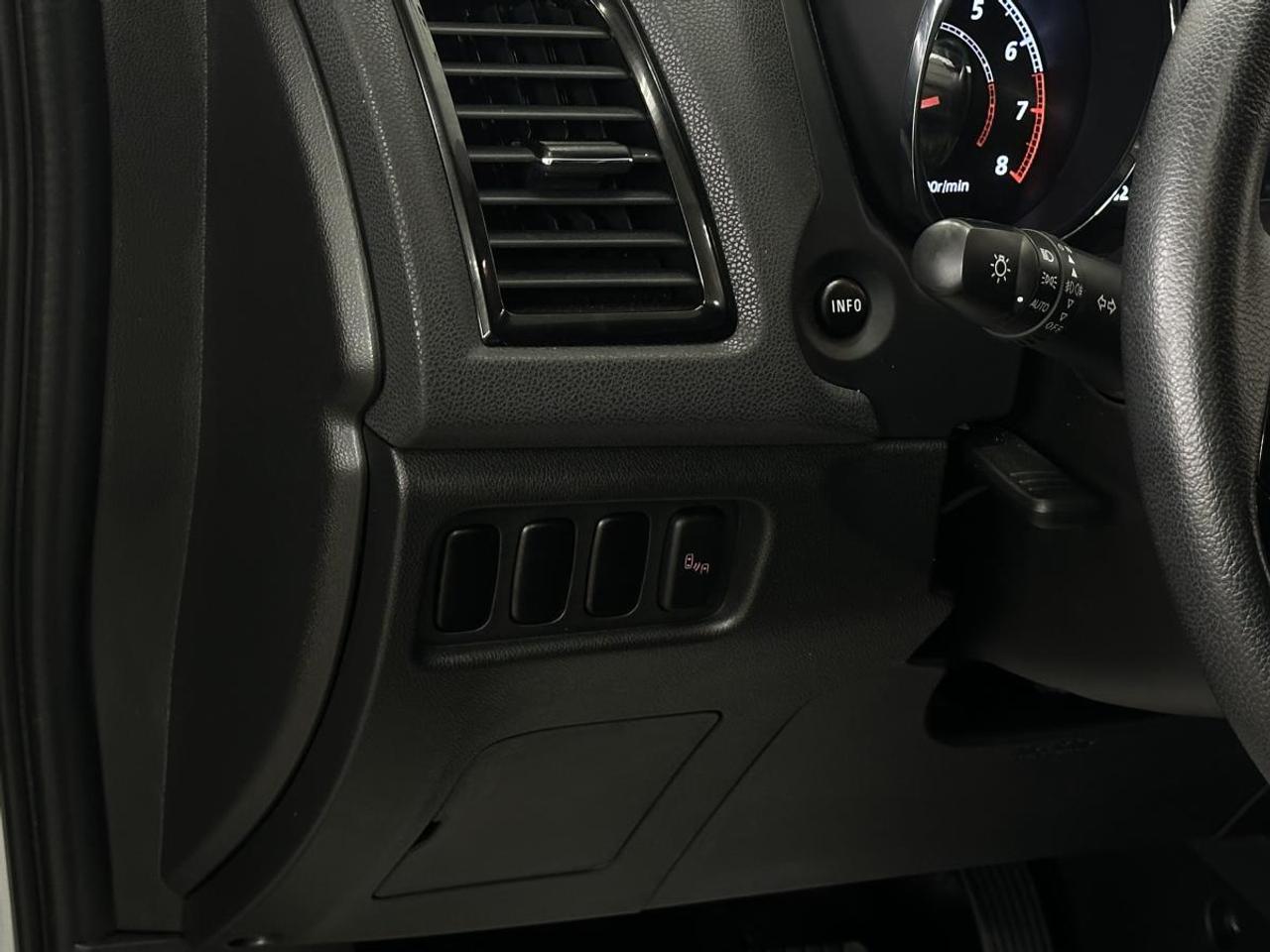 2023 Mitsubishi RVR SE/4WD/44KM/OFF 1 OWNER LEASE! Photo