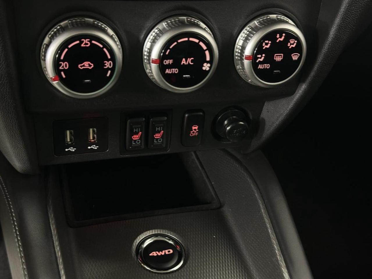 2023 Mitsubishi RVR SE/4WD/44KM/OFF 1 OWNER LEASE! Photo