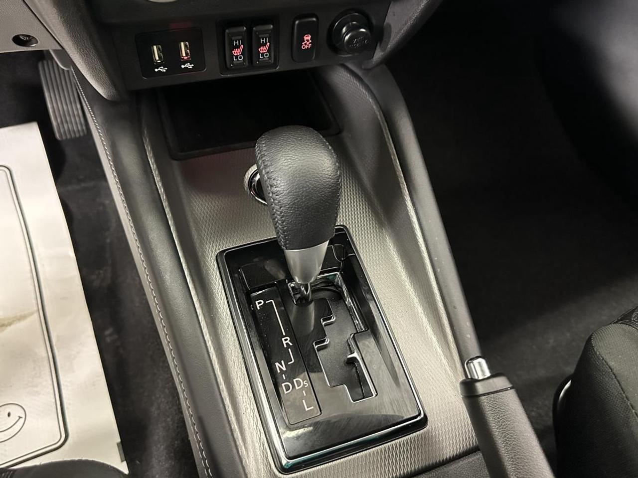 2023 Mitsubishi RVR SE/4WD/44KM/OFF 1 OWNER LEASE! Photo