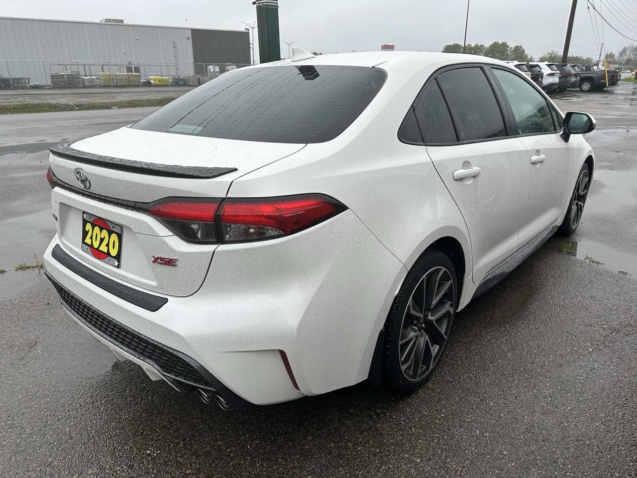 2020 Toyota Corolla XSE Photo3
