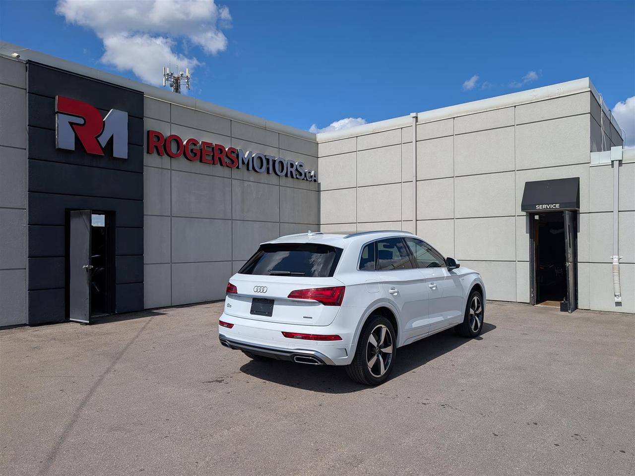 2023 Audi Q5 TECHNIK - S-LINE - PANO ROOF - NAVI - TECH FEATS Photo