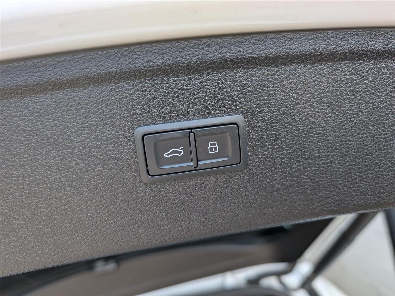 2023 Audi Q5 TECHNIK - S-LINE - PANO ROOF - NAVI - TECH FEATS Photo