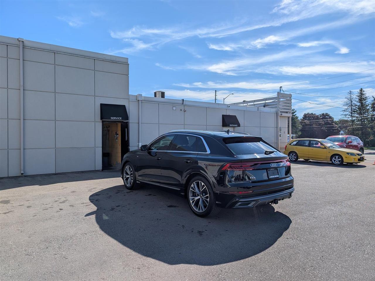 2022 Audi Q8 TECHNIK QTRO - PANO ROOF - NAVI - TECH FEATS Photo
