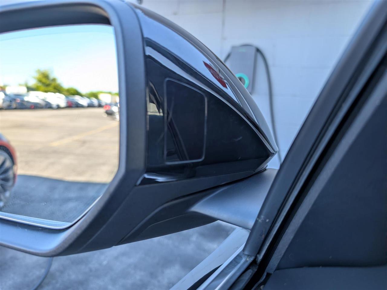 2022 Audi Q8 TECHNIK QTRO - PANO ROOF - NAVI - TECH FEATS Photo