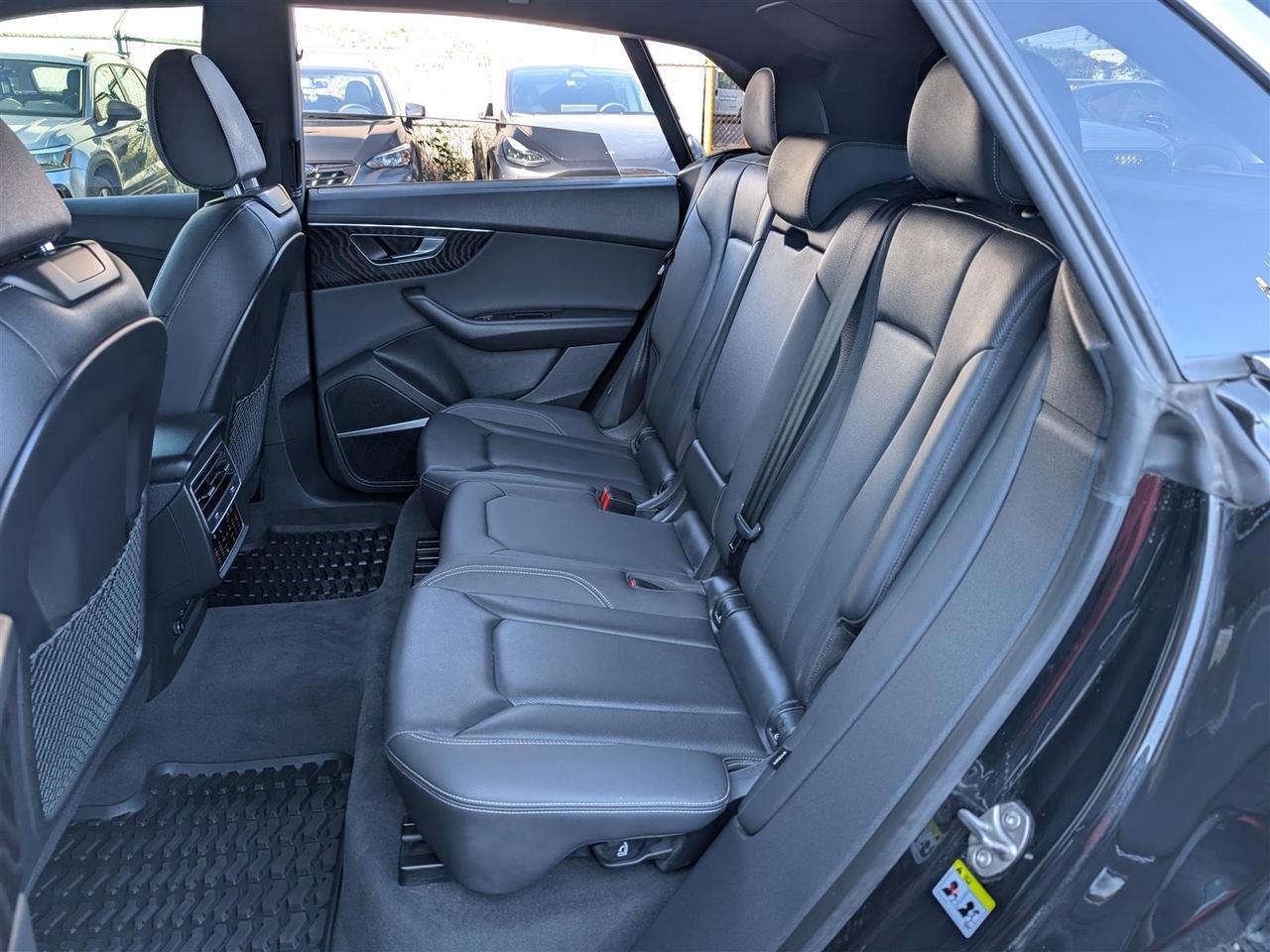 2022 Audi Q8 TECHNIK QTRO - PANO ROOF - NAVI - TECH FEATS Photo