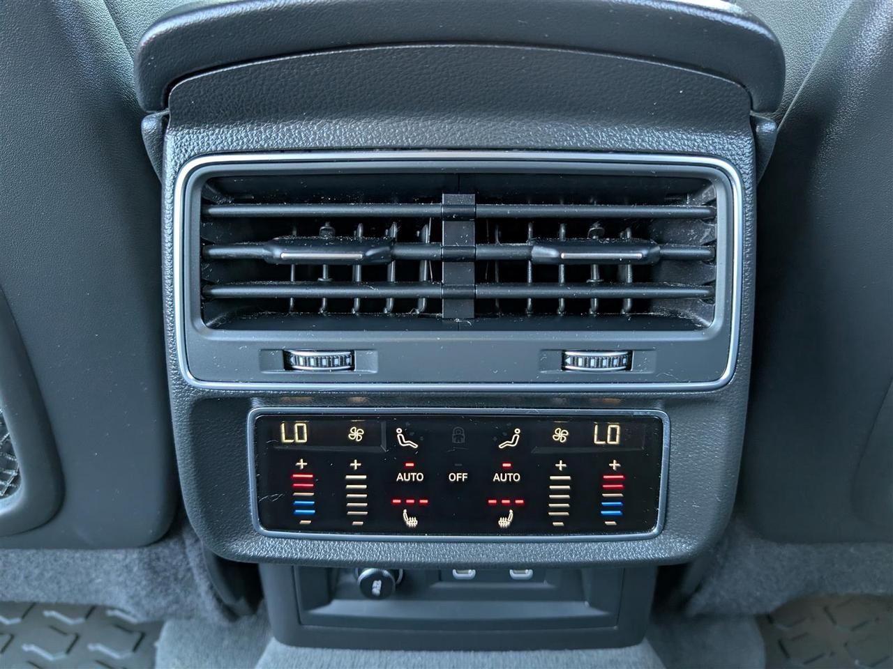 2022 Audi Q8 TECHNIK QTRO - PANO ROOF - NAVI - TECH FEATS Photo