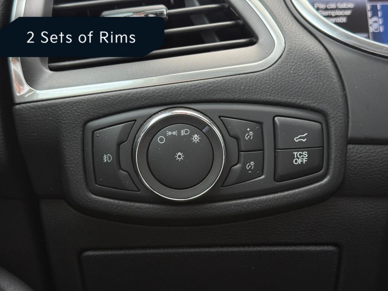 2021 Ford Edge Titanium AWD Photo
