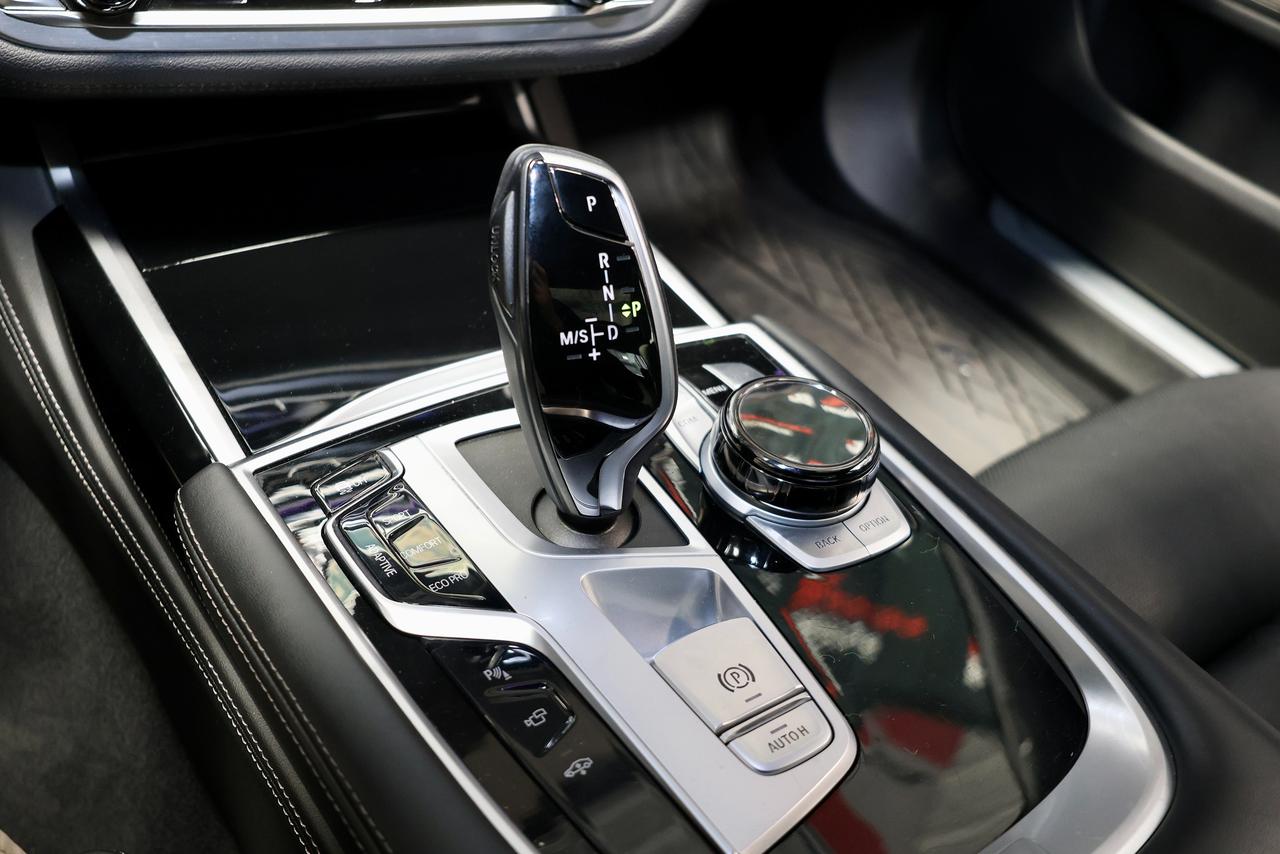2022 BMW 7 Series 750Li xDrive INDIVIDUAL|MASSAGE|MPKG|AIRSUSPENSION Photo