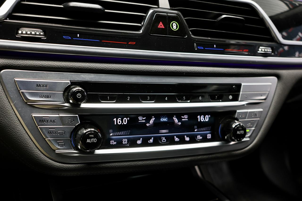 2022 BMW 7 Series 750Li xDrive INDIVIDUAL|MASSAGE|MPKG|AIRSUSPENSION Photo