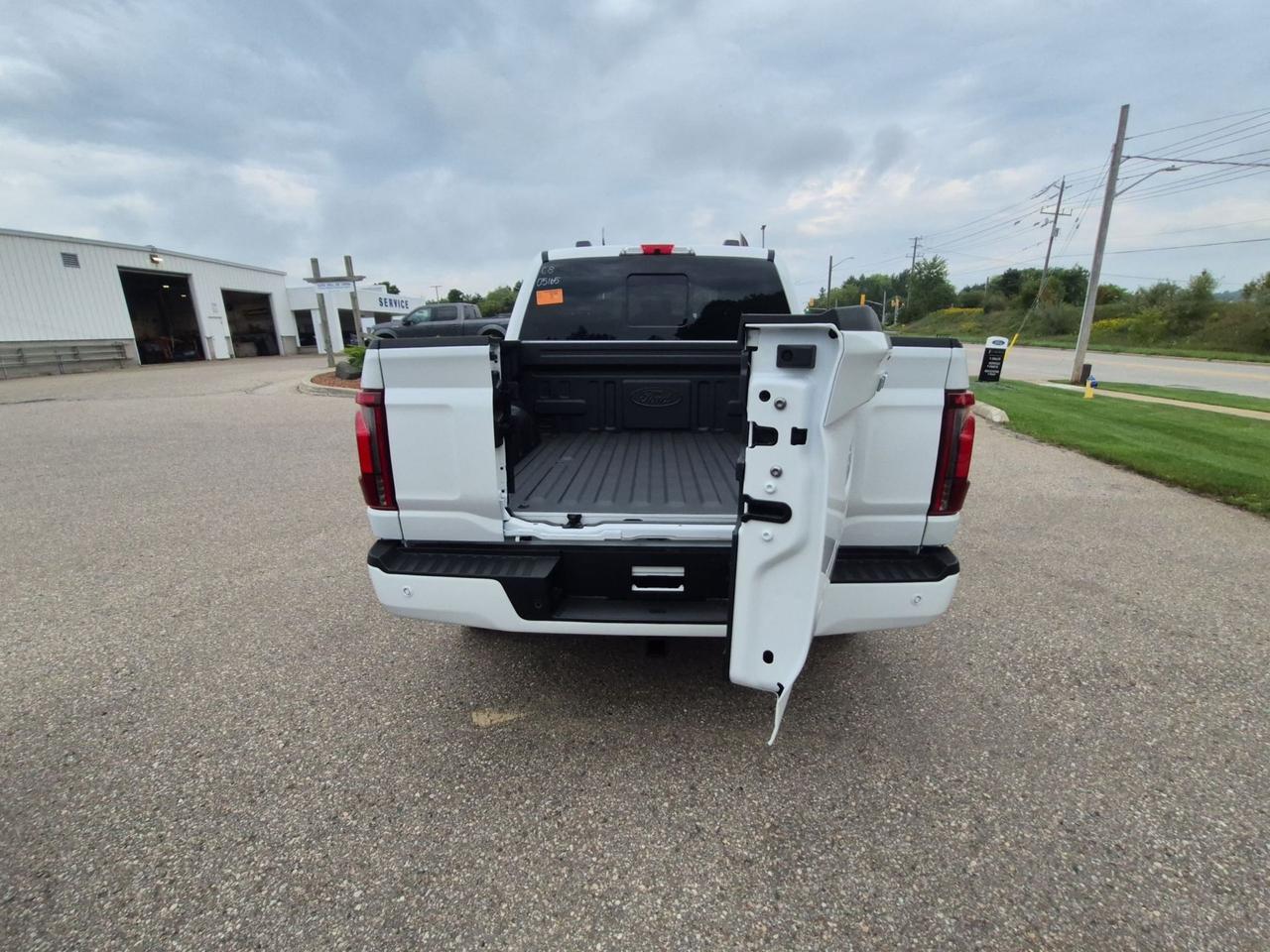 2026 Ford F-150 PLATINUM HYBRID!!! PANO ROOF, POWER RUNNING BOARDS Photo
