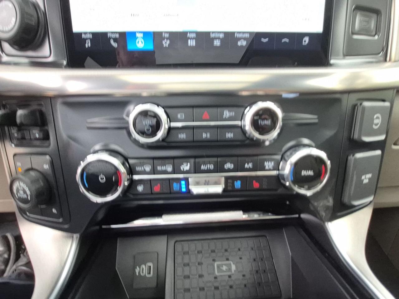 2026 Ford F-150 PLATINUM HYBRID!!! PANO ROOF, POWER RUNNING BOARDS Photo