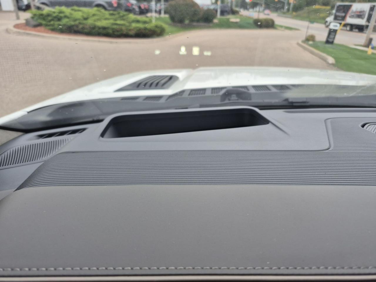 2026 Ford F-150 PLATINUM HYBRID!!! PANO ROOF, POWER RUNNING BOARDS Photo