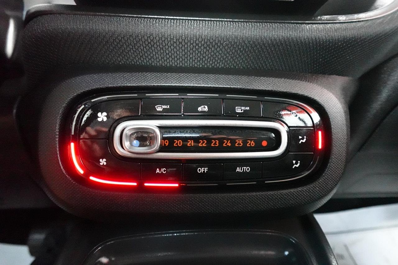 2016 Smart fortwo LOW KM.SERVICE  RECORDS.0 CLAIM,NEW TIRS ON IT Photo
