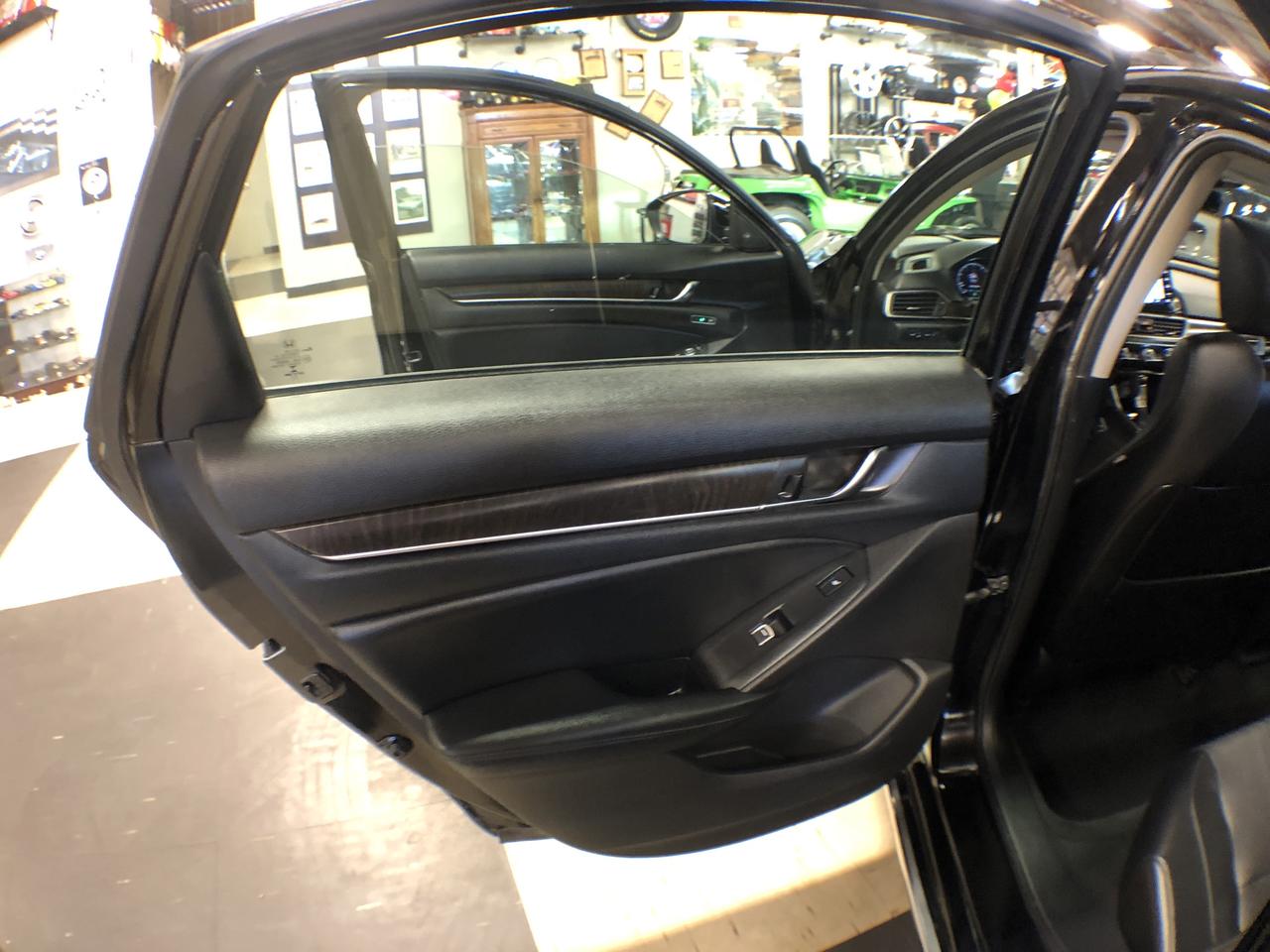 2022 Honda Accord TOURING AUTO NAVI LEATHER SUNROOF CAMERA B/SPOT
