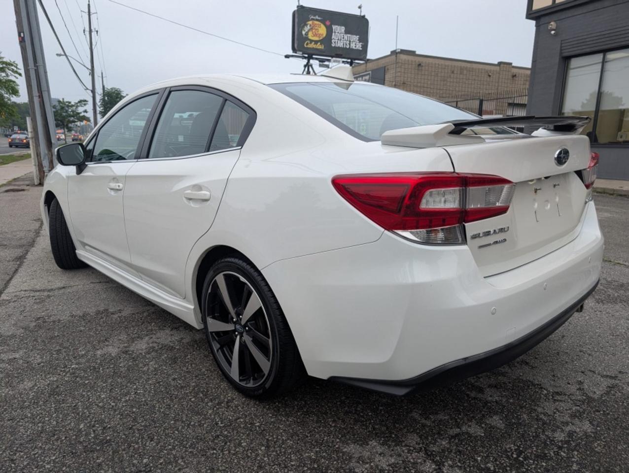 2019 Subaru Impreza LIMITED * NAVIGATION * LEATHER * SUNROOF * HARMAN Photo