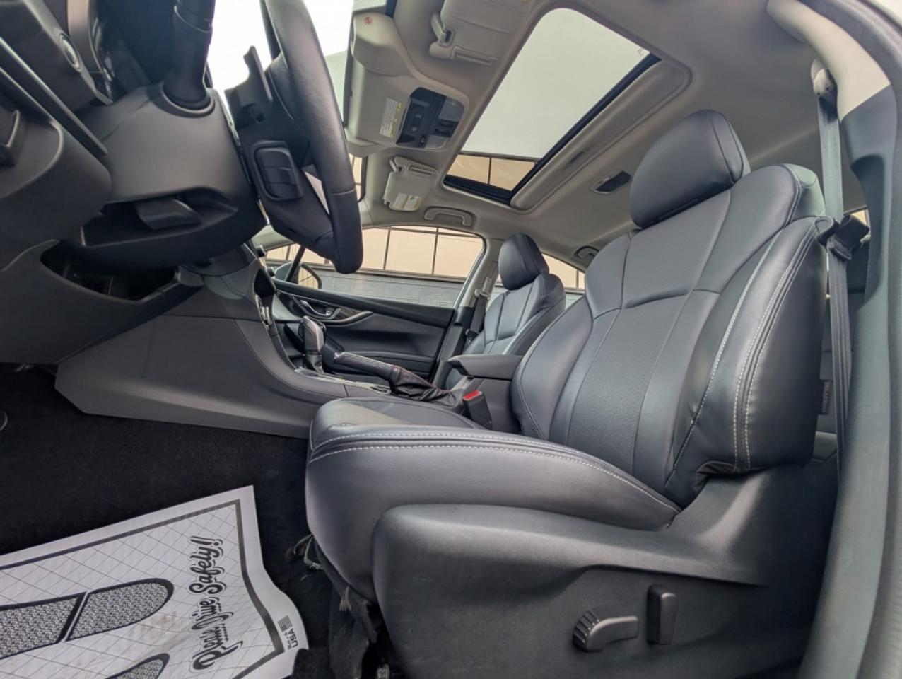 2019 Subaru Impreza LIMITED * NAVIGATION * LEATHER * SUNROOF * HARMAN Photo
