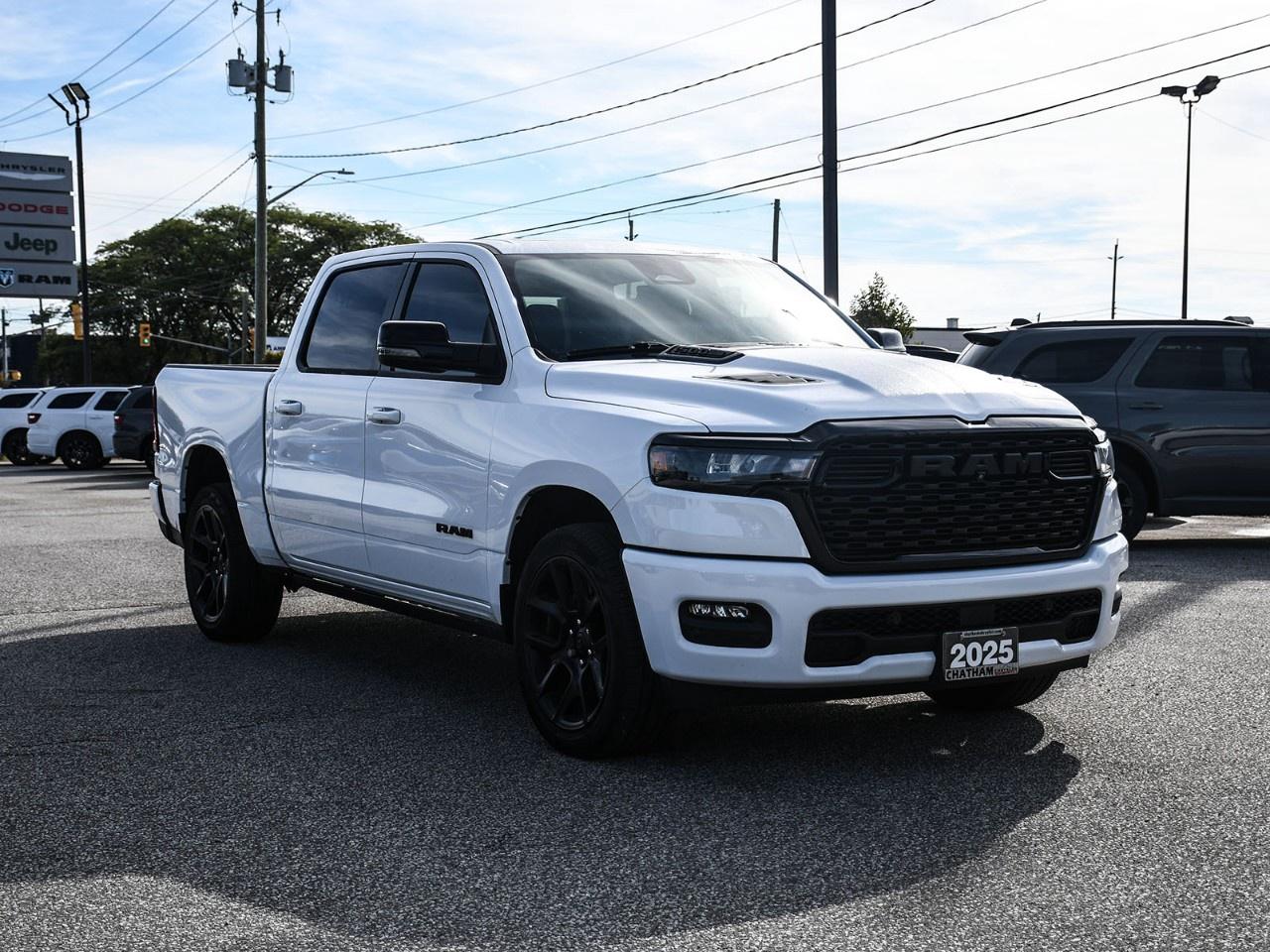 2025 RAM 1500 SPORT 4X4 CREW CAB 5'7" BOX Photo