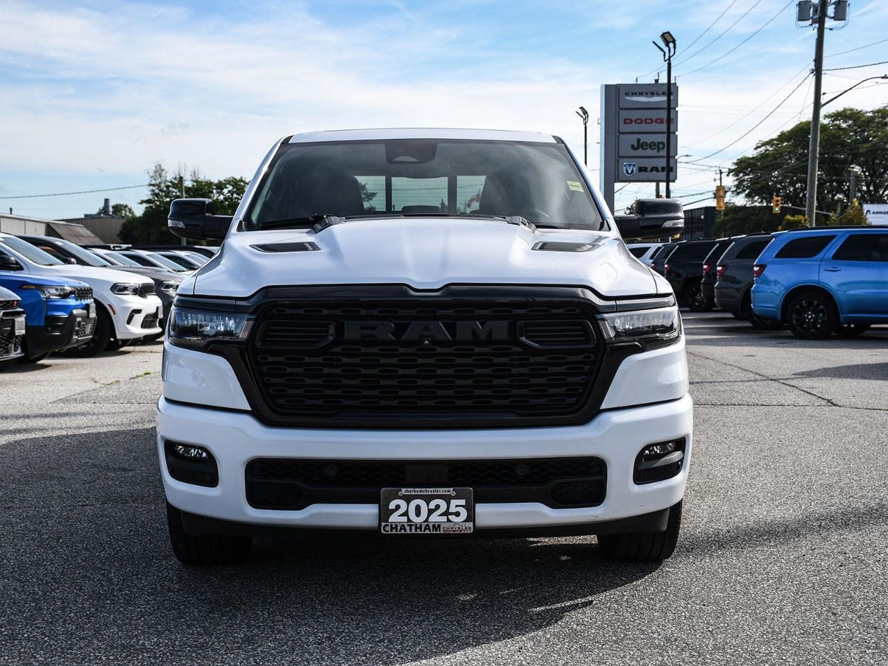 2025 RAM 1500 SPORT 4X4 CREW CAB 5'7" BOX Photo