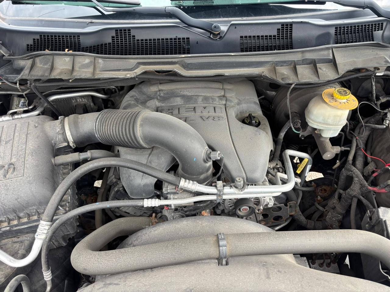 2014 RAM 1500 4WD Crew Cab 140.5" Sport Photo