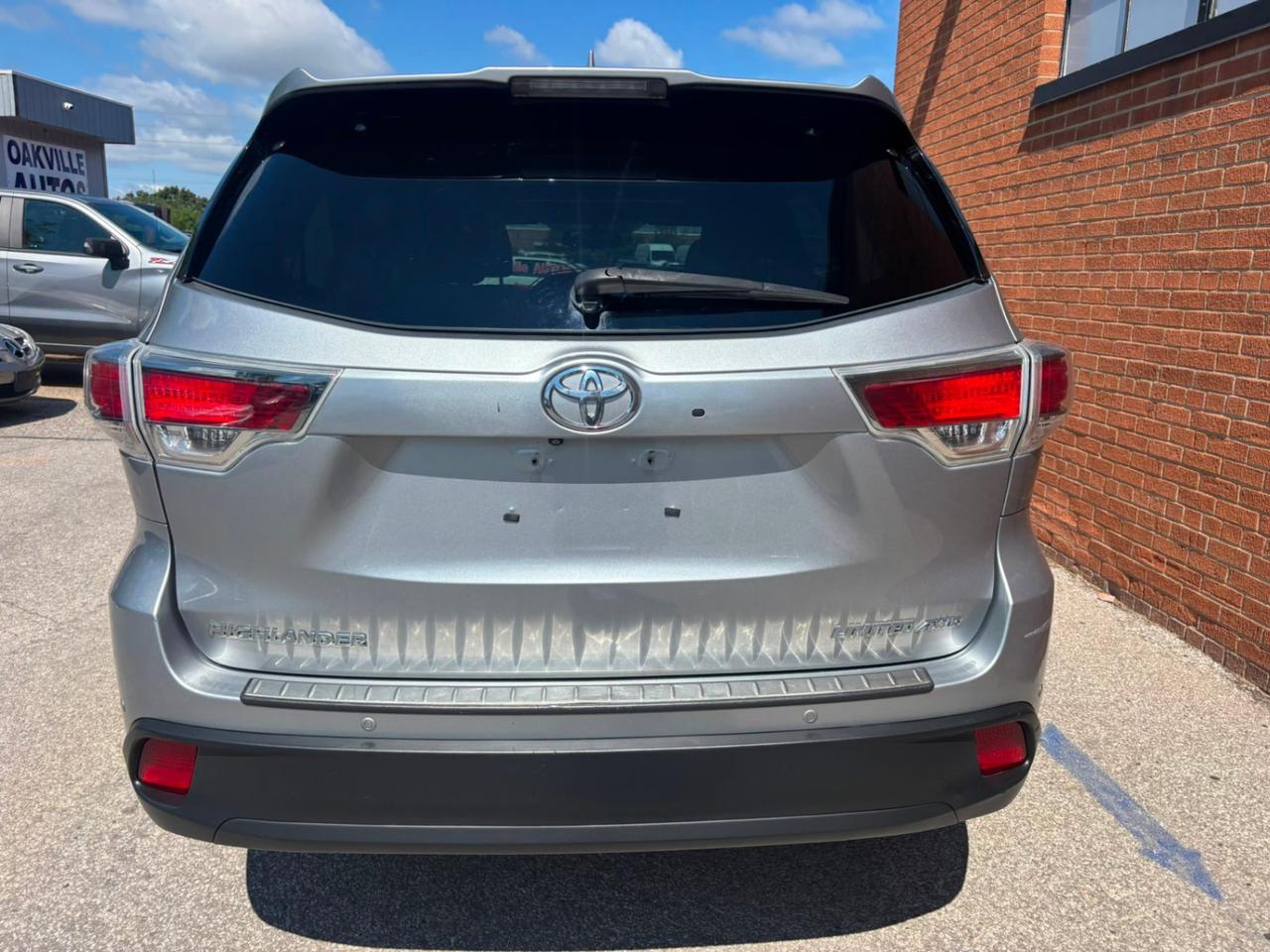 2015 Toyota Highlander Limited AWD 4dr Photo3