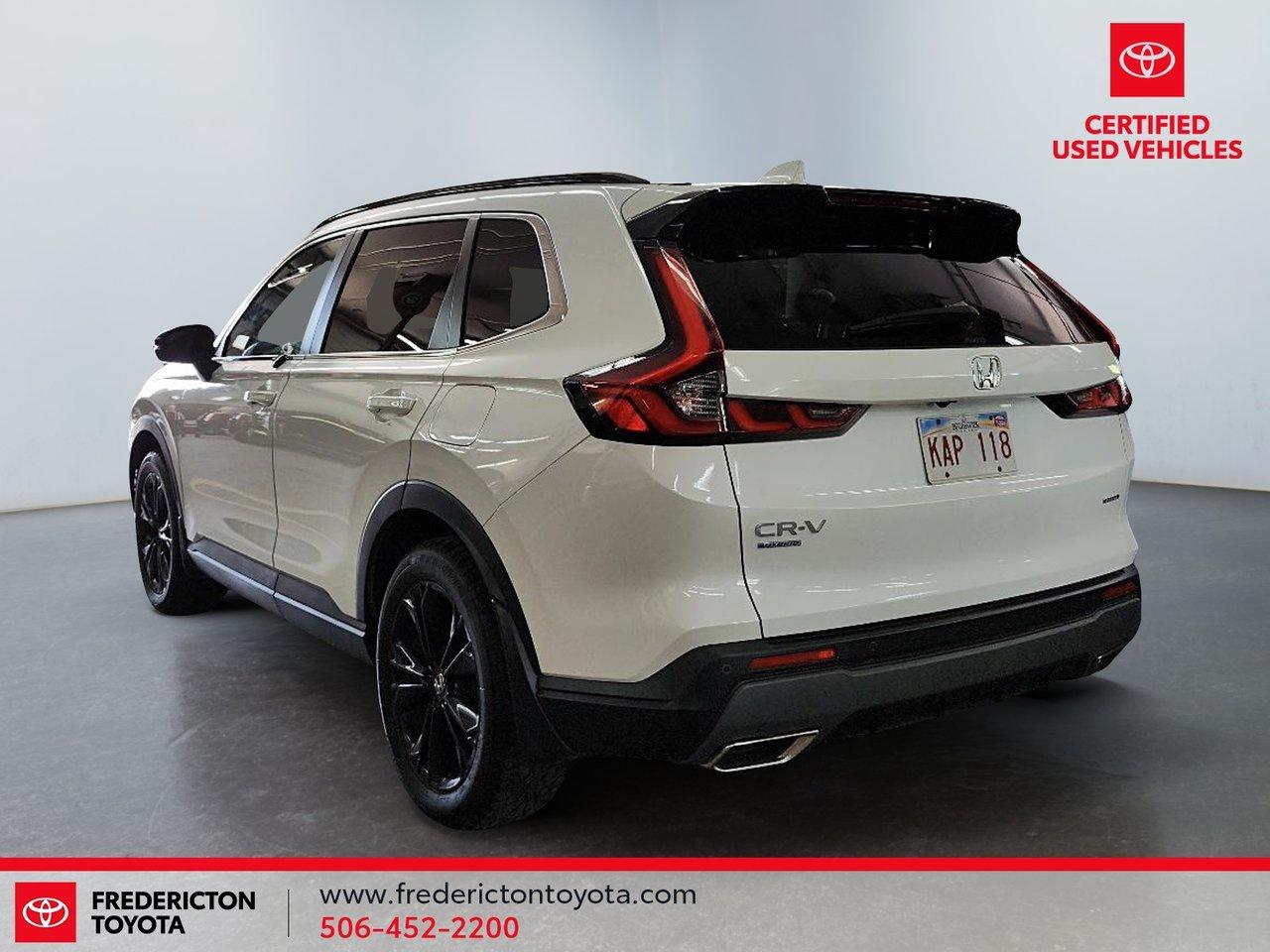 2023 Honda CR-V Hybrid Touring Photo