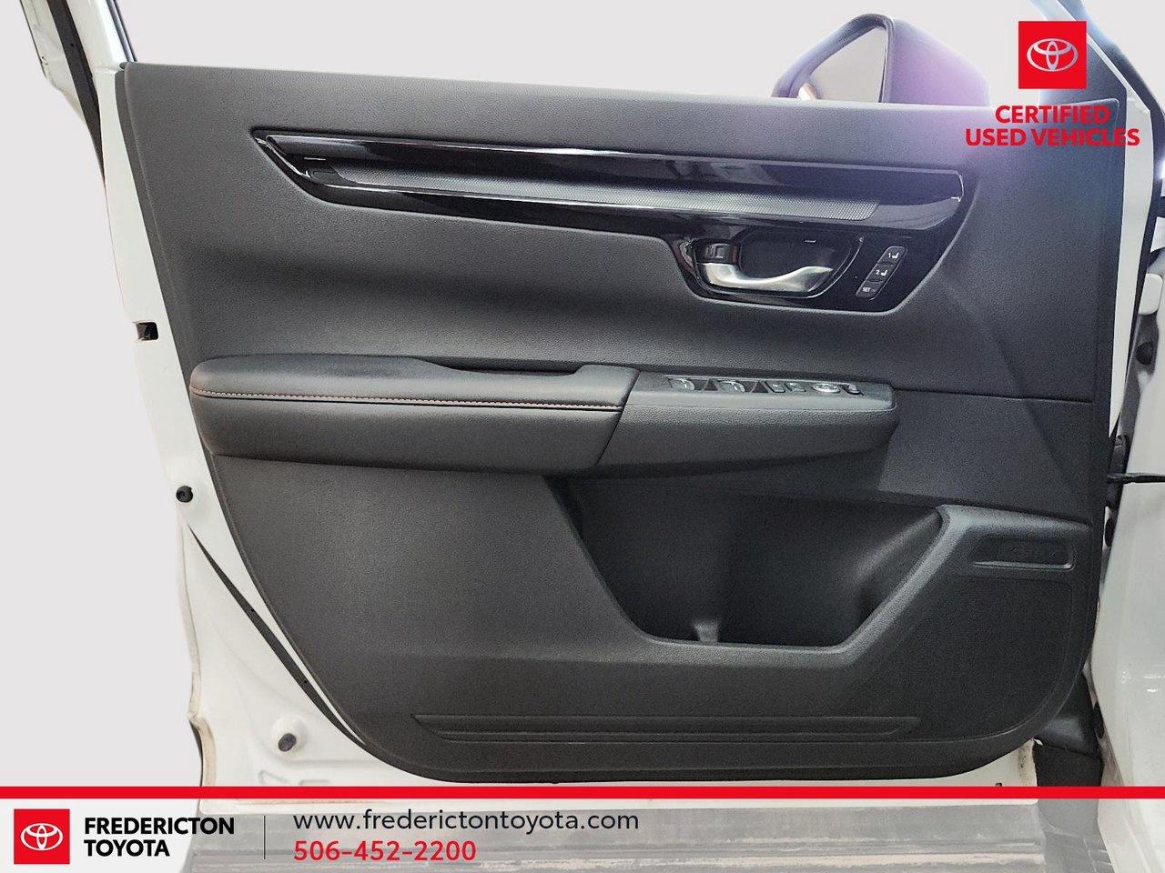 2023 Honda CR-V Hybrid Touring Photo