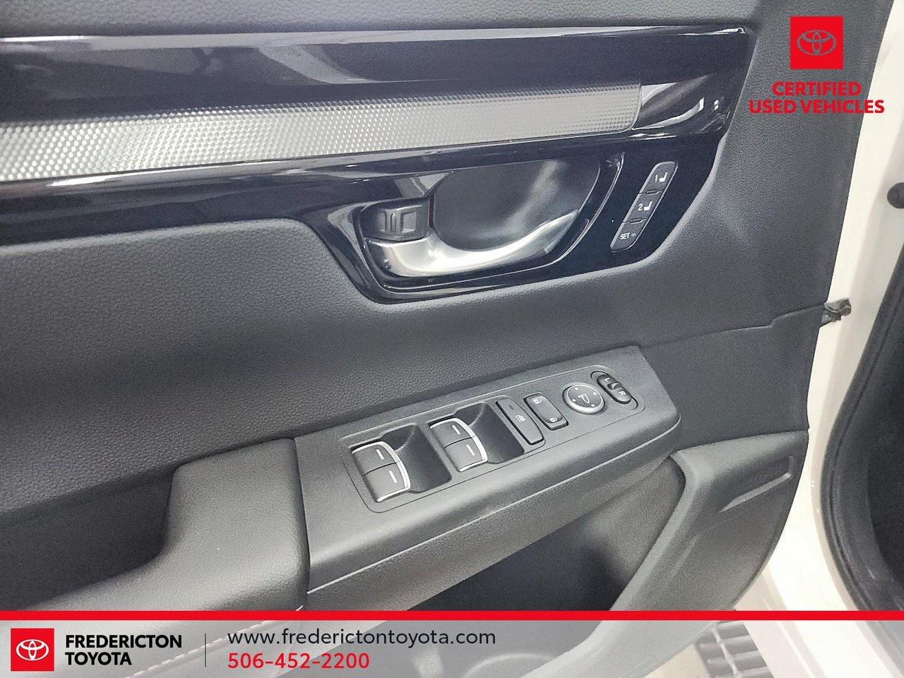 2023 Honda CR-V Hybrid Touring Photo