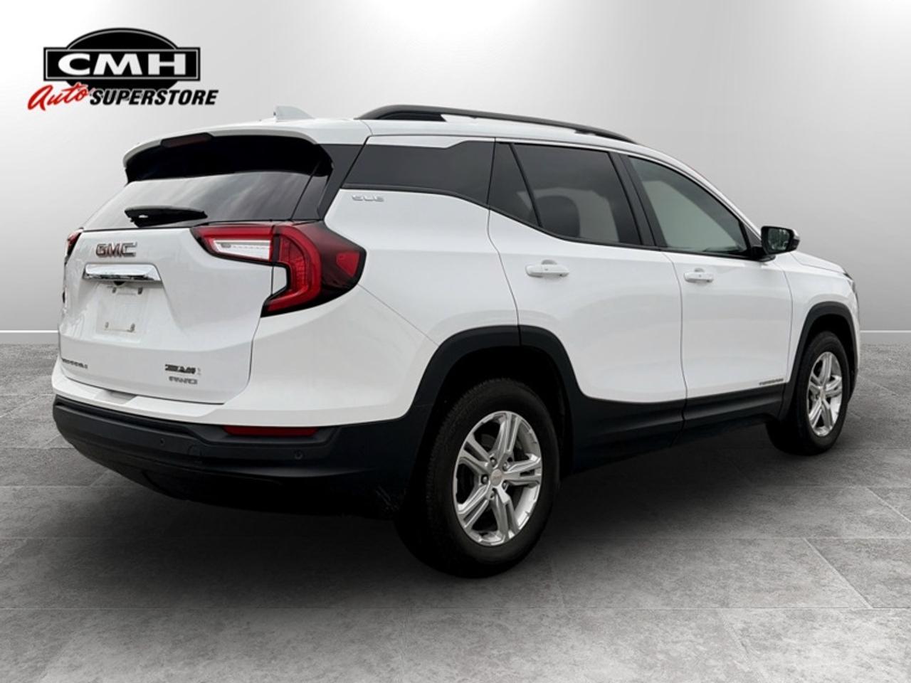 2024 GMC Terrain SLE w/Pro Safety Plus  *CLEAN CARFAX* Photo4