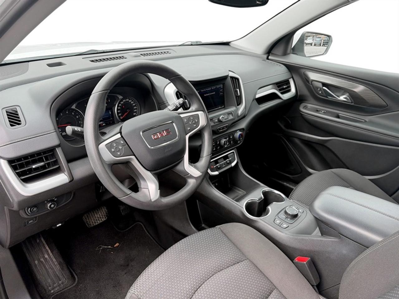 2024 GMC Terrain SLE w/Pro Safety Plus  *CLEAN CARFAX* Photo