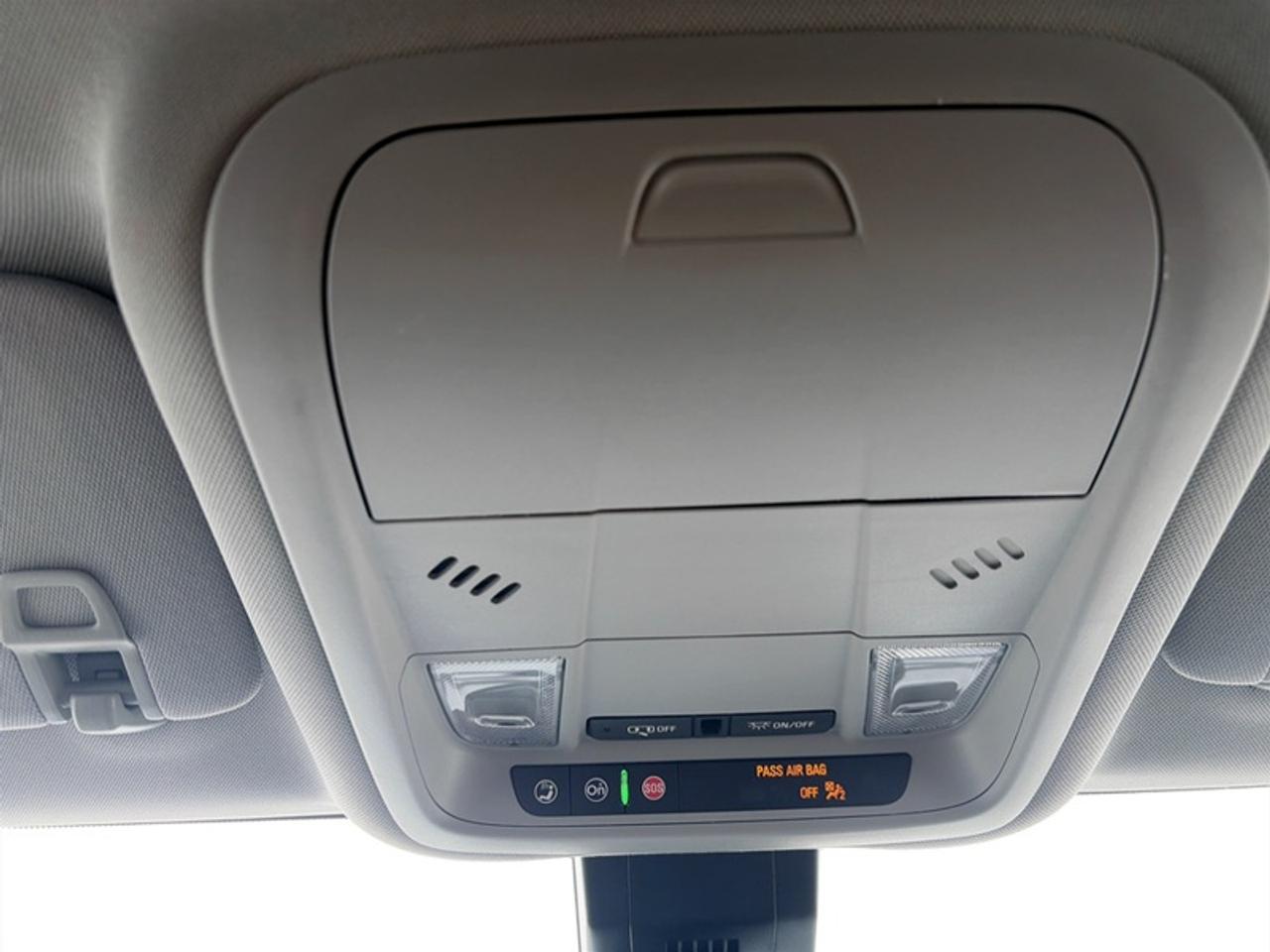 2024 GMC Terrain SLE w/Pro Safety Plus  *CLEAN CARFAX* Photo