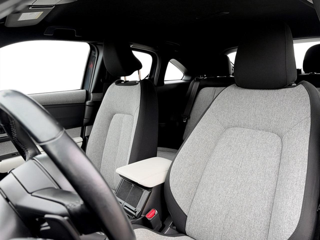 2022 Mazda MX-3 0 EV GS Photo